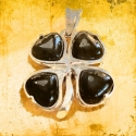 Colgantes de azabache